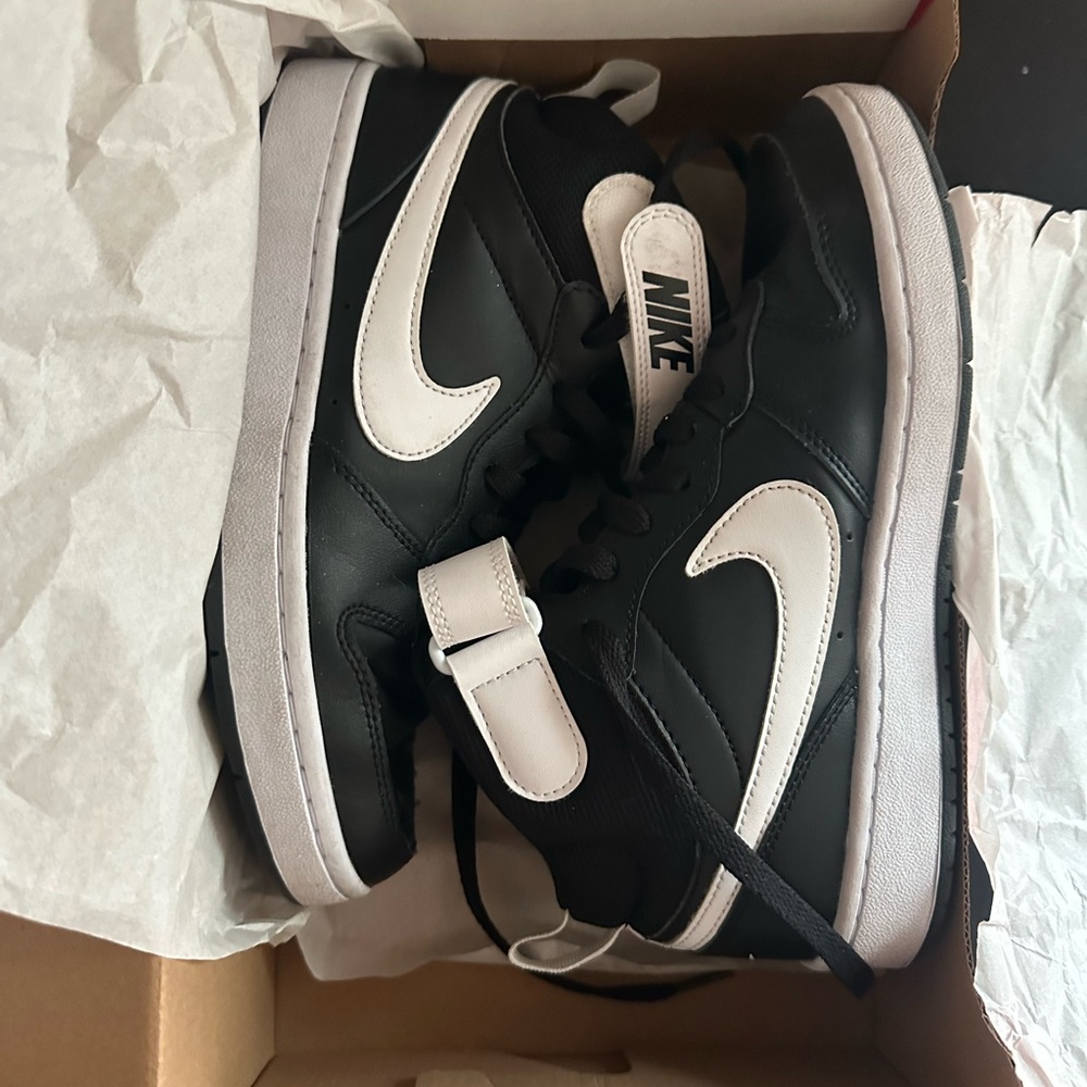 NIKE KIDS 6Y